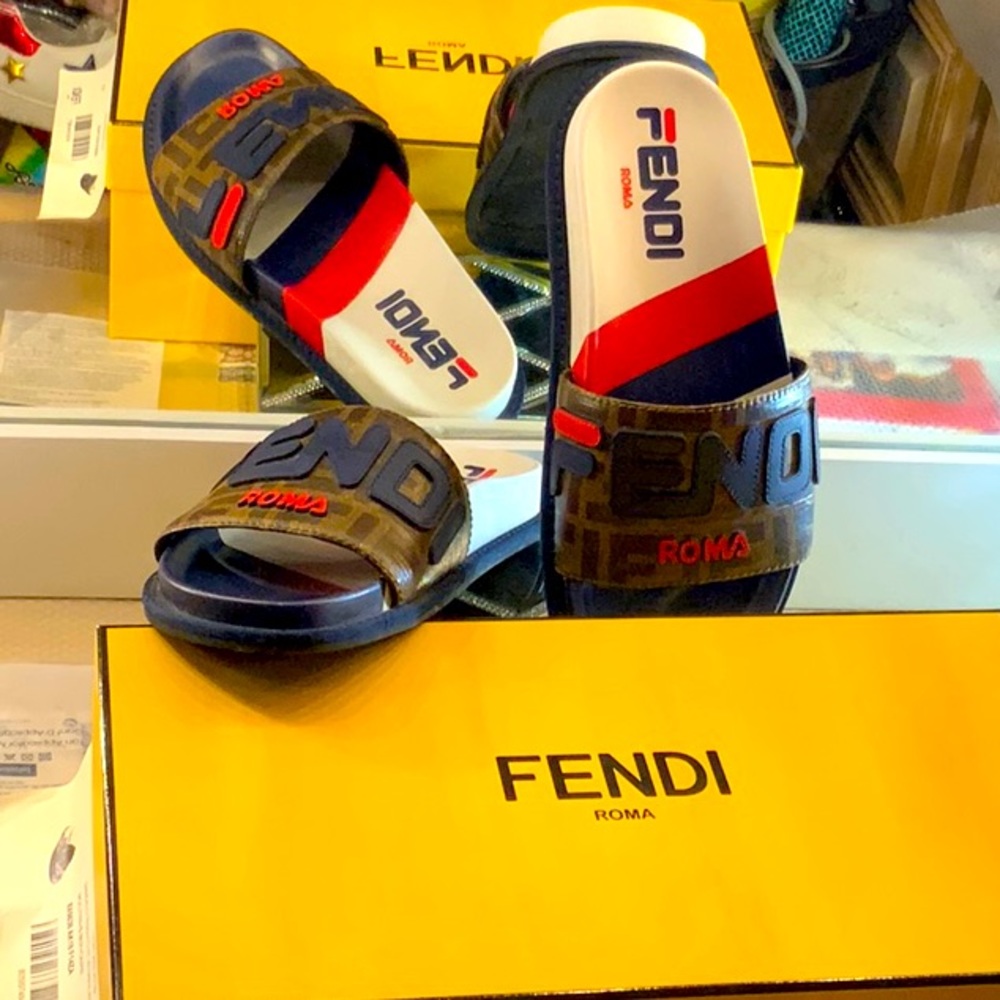 Fendi Mania Logo Pool Slides Brown Multicolor Size 7.5